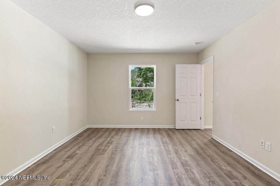 Spacious, unfurnished interior of a new home in , Satsuma (Image 27).