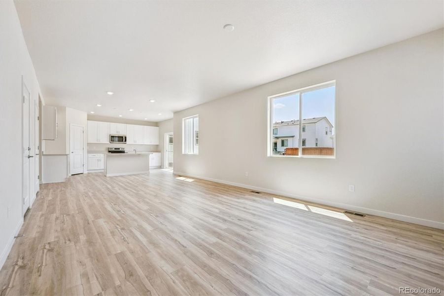 Spacious, unfurnished interior of a new home in Farmlore, Brighton (Image 21).