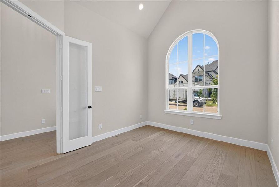 Spacious, unfurnished interior of a new home in Pecan Square, Northlake (Image 20).