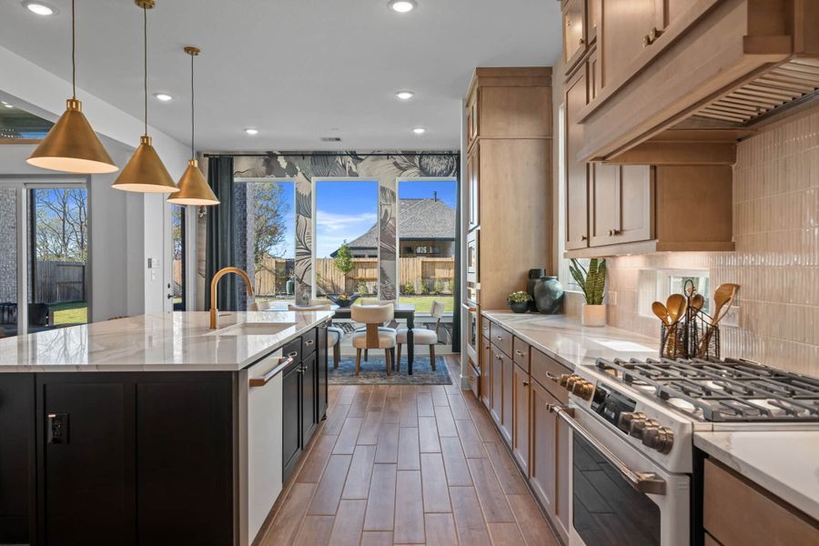 Representative furnished interior of a home built from the Rivercrest – 60′ Lot by Chesmar Homes in Brookewater, Rosenberg (Image 15). Representative furnished interior of a home built from the Rivercrest – 60′ Lot by Chesmar Homes in Brookewater, Rosenberg (Image 15).