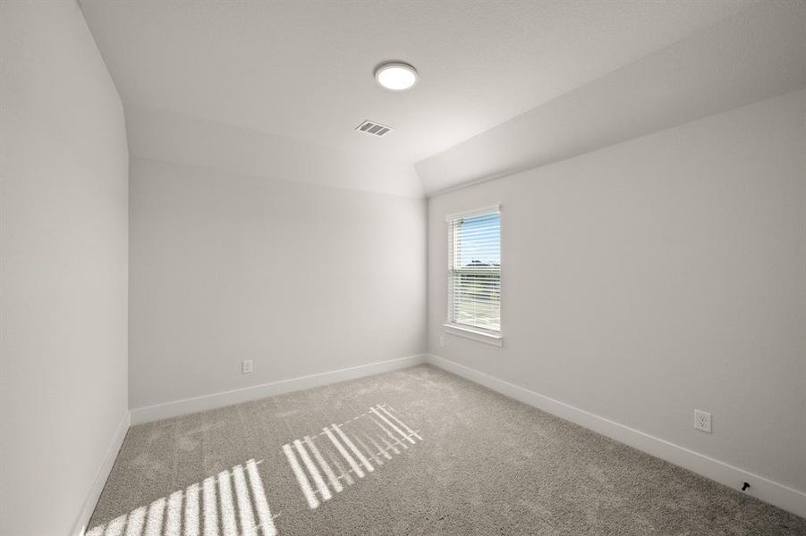 Spacious, unfurnished interior of a new home in Hayes Crossing - Phase 2, Midlothian (Image 21).