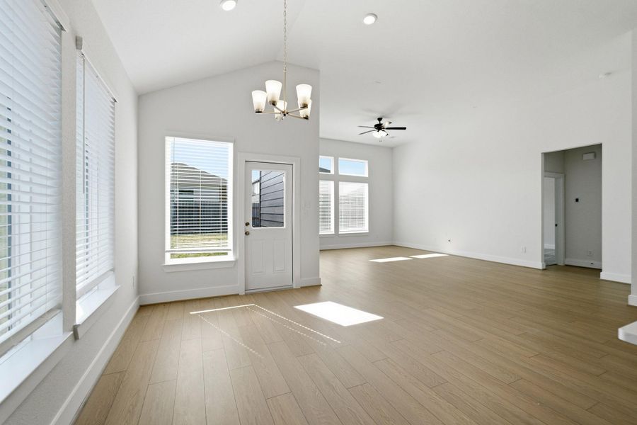 Spacious, unfurnished interior of a new home in Pecan Estates, Crosby (Image 16).