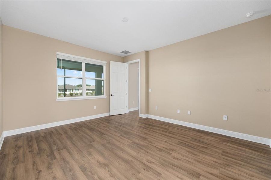 Spacious, unfurnished interior of a new home in , Ocala (Image 36).