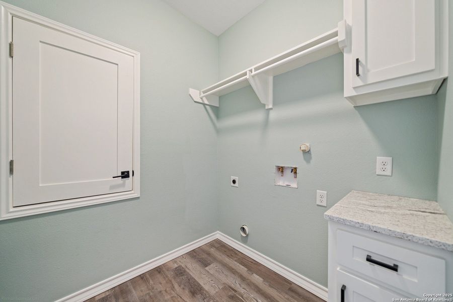 Spacious, unfurnished interior of a new home in , Beeville (Image 25).