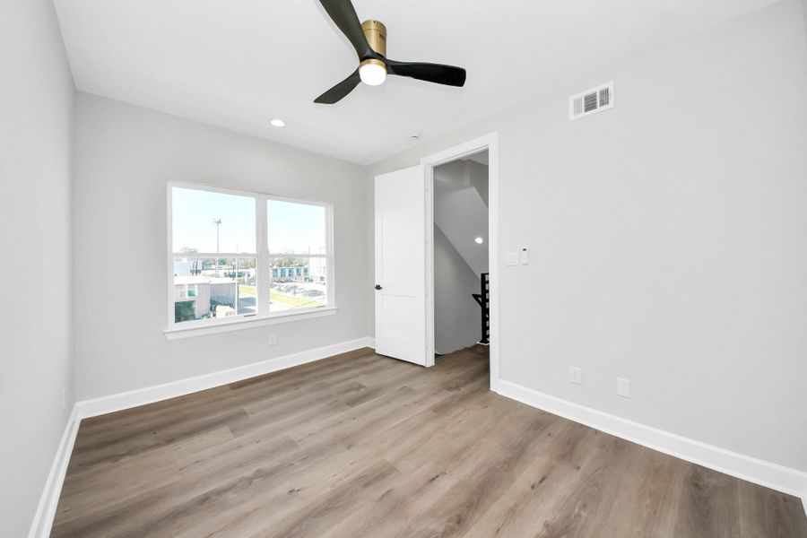 Spacious, unfurnished interior of a new home in , Houston (Image 19).