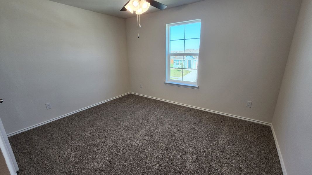 Spacious, unfurnished interior of a new home in Waverly Estates, Nevada (Image 11).