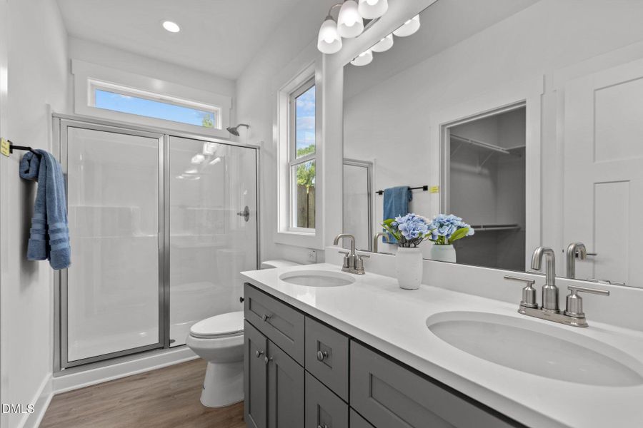 Copy of Copy of 19-web-or-mls-2N6A1503