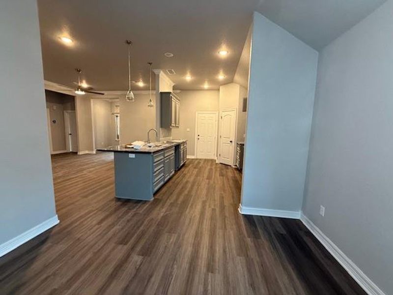 Spacious, unfurnished interior of a new home in , Angleton (Image 3).