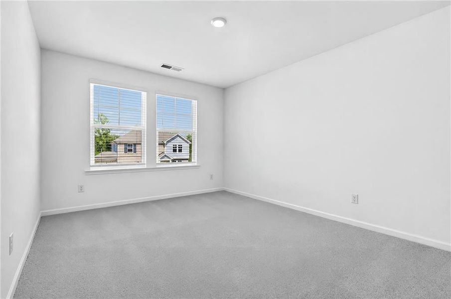 Spacious, unfurnished interior of a new home in Apalachee Hills, Bethlehem (Image 29).