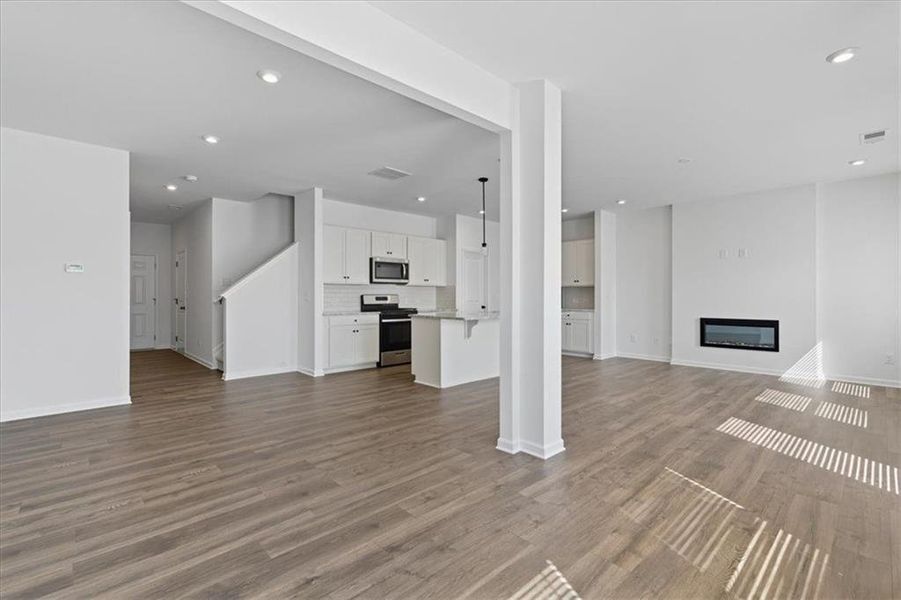 Spacious, unfurnished interior of a new home in Park Center Pointe, Austell (Image 32).