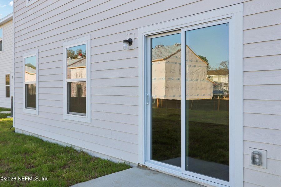 Exterior details and patio area of a home in Park Grove, Jacksonville (Image 3).
