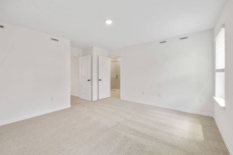 Spacious, unfurnished interior of a new home in Towns at Greenleaf, Oviedo (Image 27).