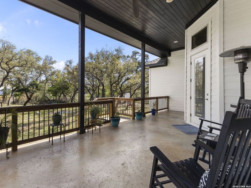 Exterior details and patio area of a home in Potranco Acres, Castroville (Image 27).