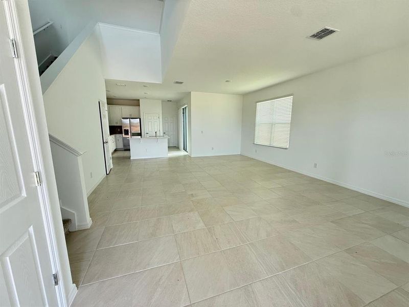 Spacious, unfurnished interior of a new home in Cypress Bluff, Groveland (Image 10).