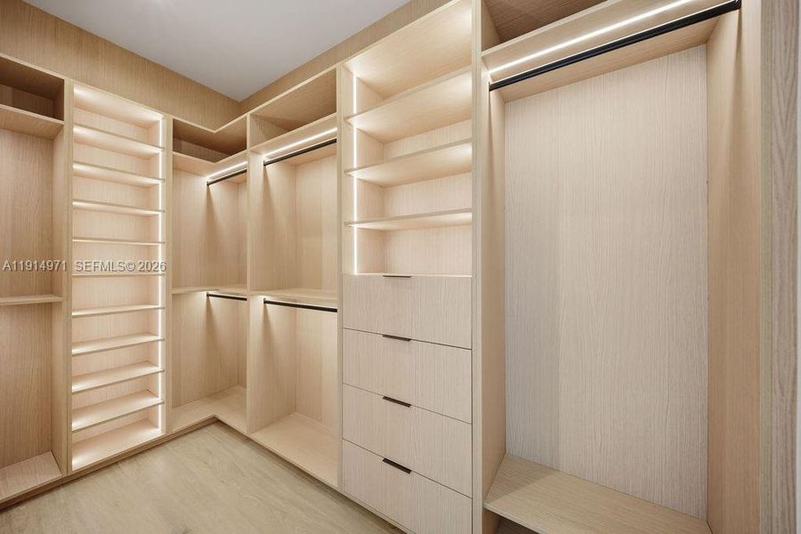 Image 92 of a home in .