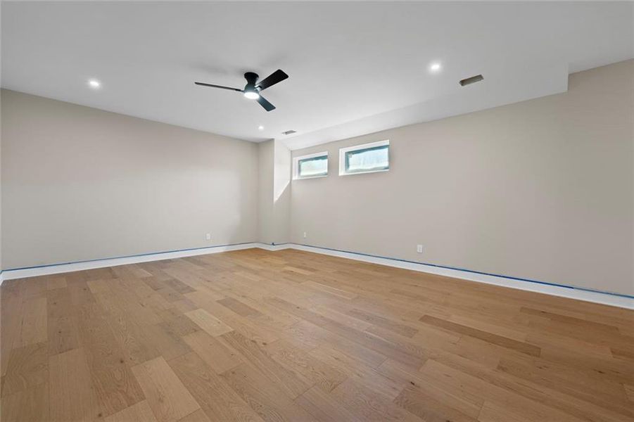 Spacious, unfurnished interior of a new home in , Gainesville (Image 14).