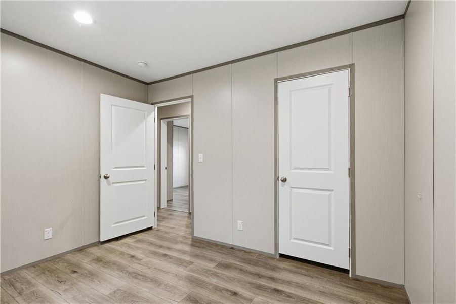 Spacious, unfurnished interior of a new home in , Alto (Image 19).