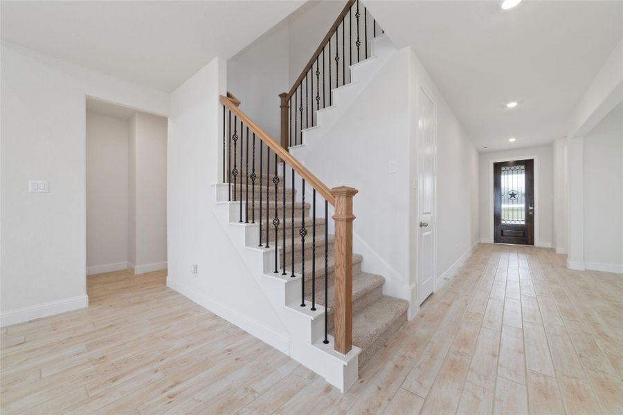 Spacious, unfurnished interior of a new home in , Tomball (Image 27). Spacious, unfurnished interior of a new home in , Tomball (Image 27).