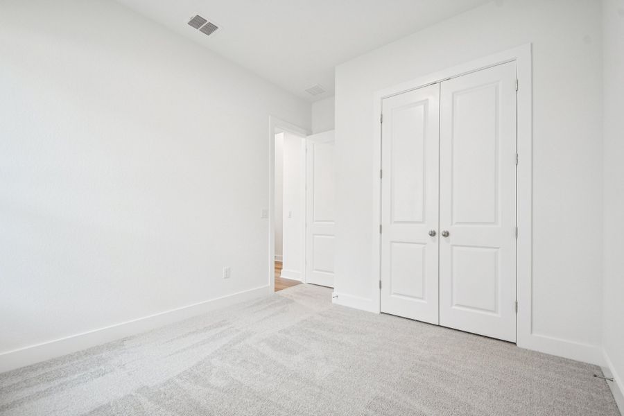 Spacious, unfurnished interior of a new home in Persimmon, Buda (Image 25). Spacious, unfurnished interior of a new home in Persimmon, Buda (Image 25).