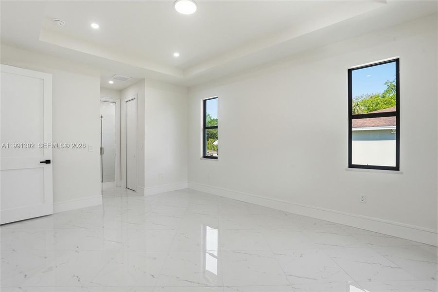 Spacious, unfurnished interior of a new home in , Labelle (Image 21).
