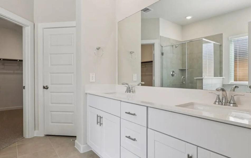 Photo is not of the actual home, but is an inspirational photo of builder’s model home and may depict options, furnishings, and/or decorator features that are not included Photo is not of the actual home, but is an inspirational photo of builder’s model home and may depict options, furnishings, and/or decorator features that are not included