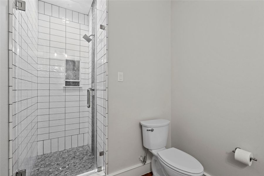 2nd Bedroom En-Suite Bathroom 2nd Bedroom En-Suite Bathroom