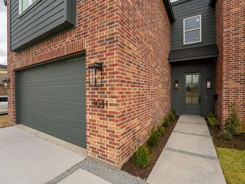 Exterior details and patio area of a home in , Dallas (Image 3).