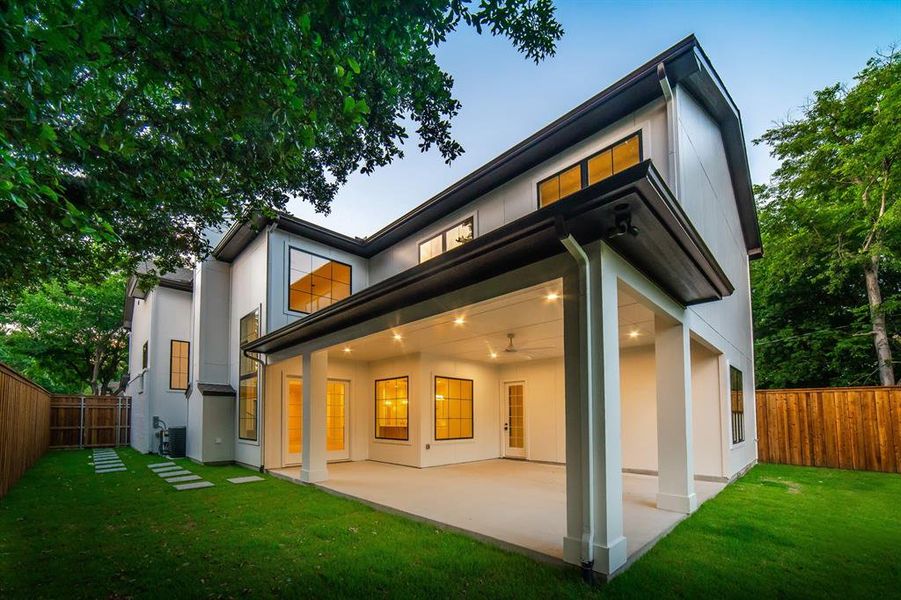 Exterior details and patio area of a home in , Dallas (Image 20).