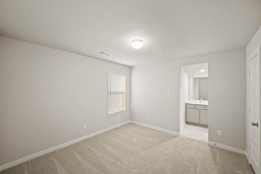 Spacious, unfurnished interior of a new home in Sunterra North, Katy (Image 7). Spacious, unfurnished interior of a new home in Sunterra North, Katy (Image 7).