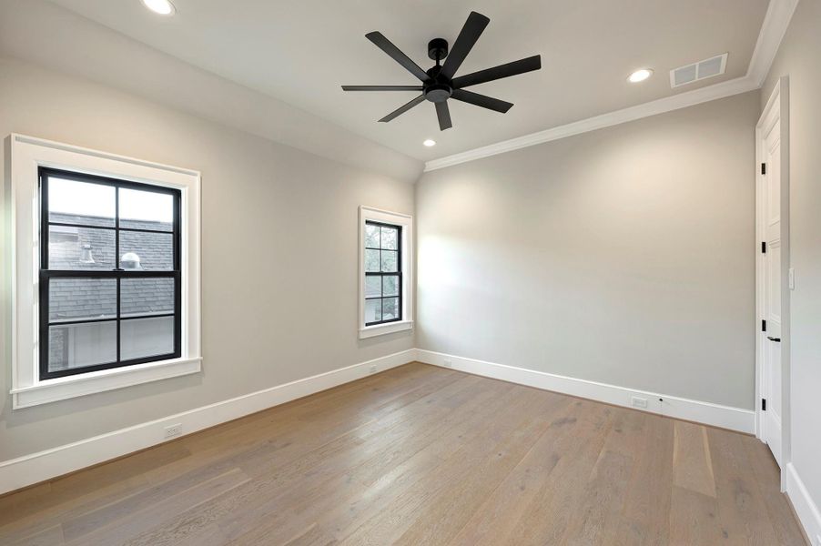 Spacious, unfurnished interior of a new home in , Houston (Image 22).