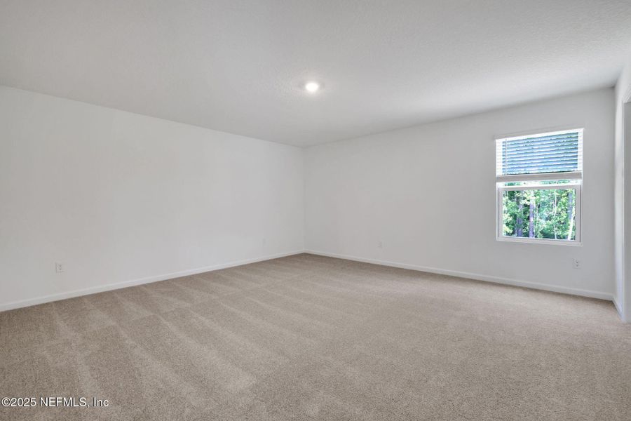 Spacious, unfurnished interior of a new home in Bellbrooke, Jacksonville (Image 23).
