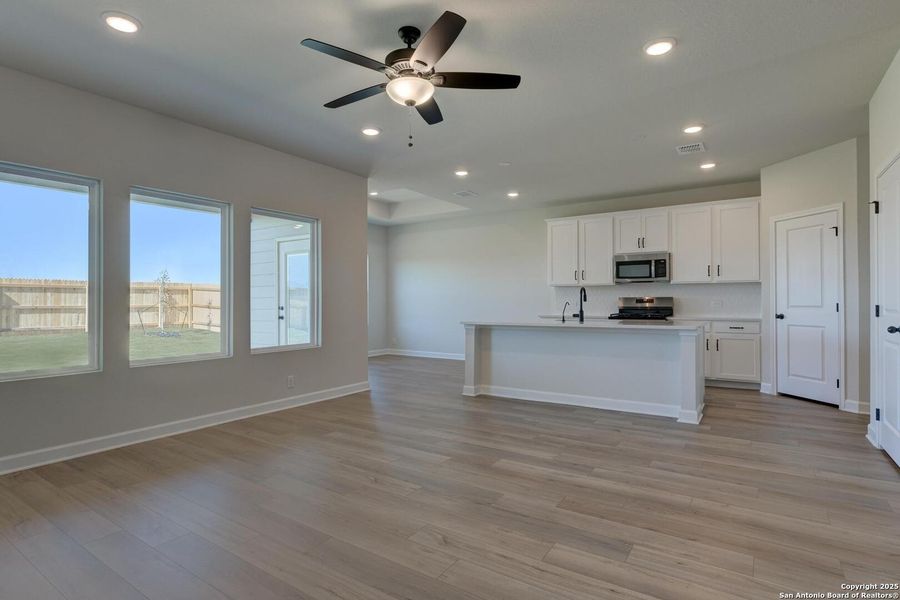 Spacious, unfurnished interior of a new home in Cordova Trails, Seguin (Image 17).