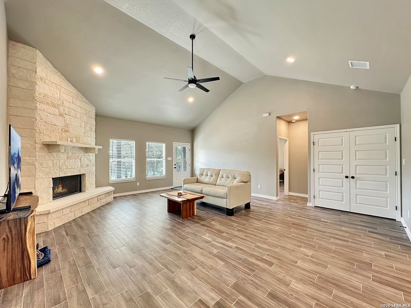 Furnished interior view inside a new home in , Canyon Lake (Image 8).