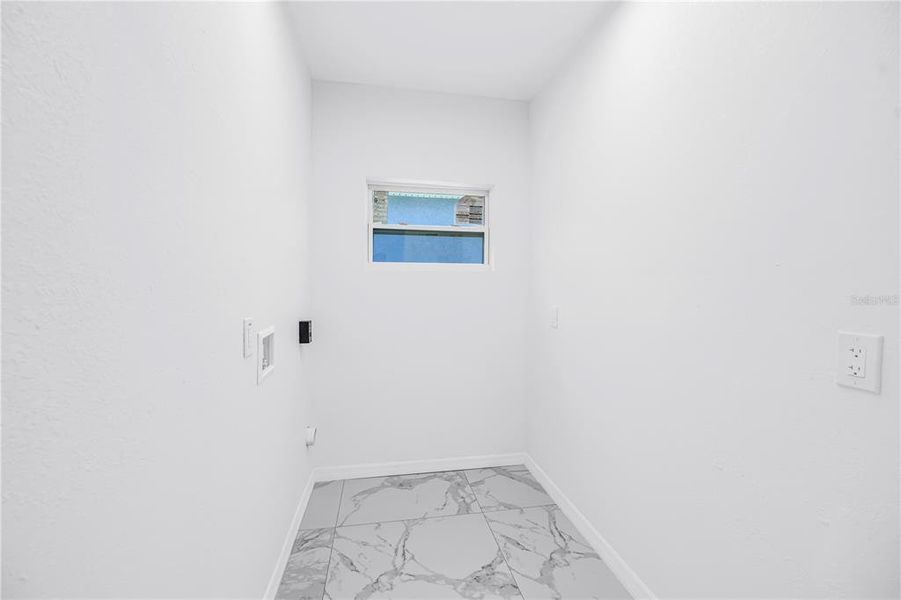 Spacious, unfurnished interior of a new home in , St. Petersburg (Image 34).