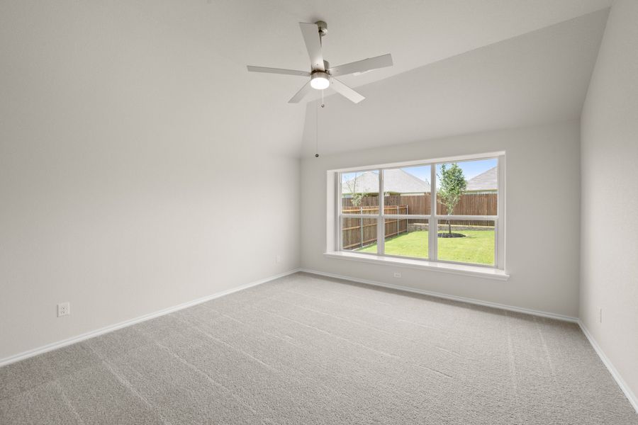 Spacious, unfurnished interior of a new home in Summer Crest, Fort Worth (Image 21).
