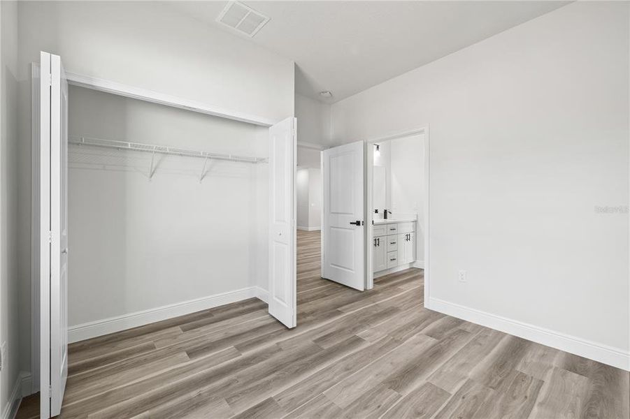 Spacious, unfurnished interior of a new home in , Ocala (Image 46).