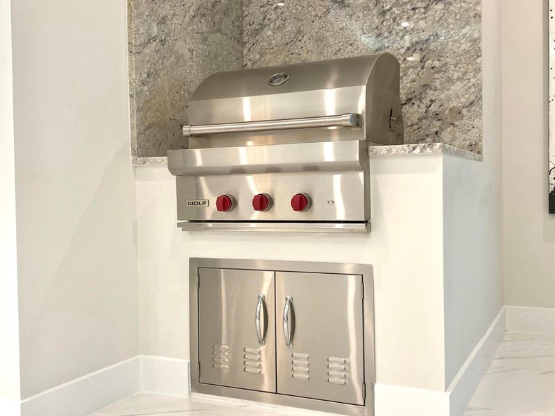 Built-in grill on the balcony