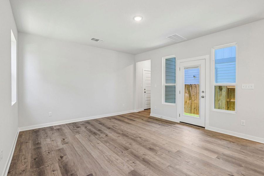 Spacious, unfurnished interior of a new home in Avery Centre, Round Rock (Image 20). Spacious, unfurnished interior of a new home in Avery Centre, Round Rock (Image 20).