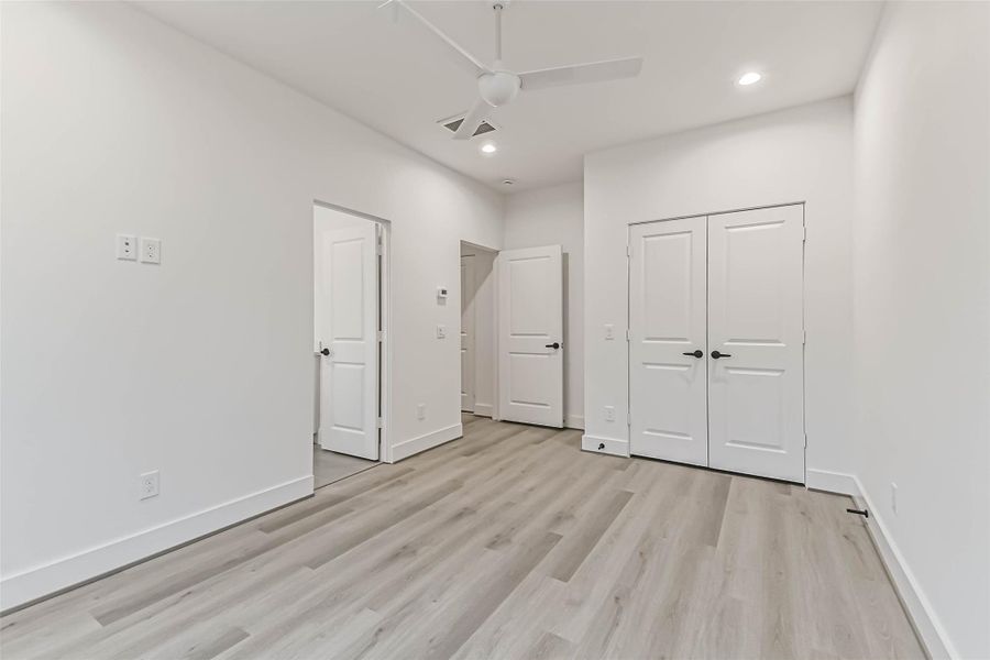 Spacious, unfurnished interior of a new home in , Houston (Image 28).