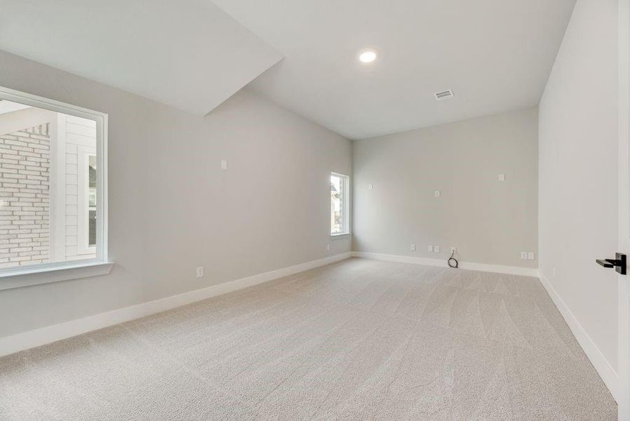 Spacious, unfurnished interior of a new home in Walton Ridge, Corinth (Image 19).