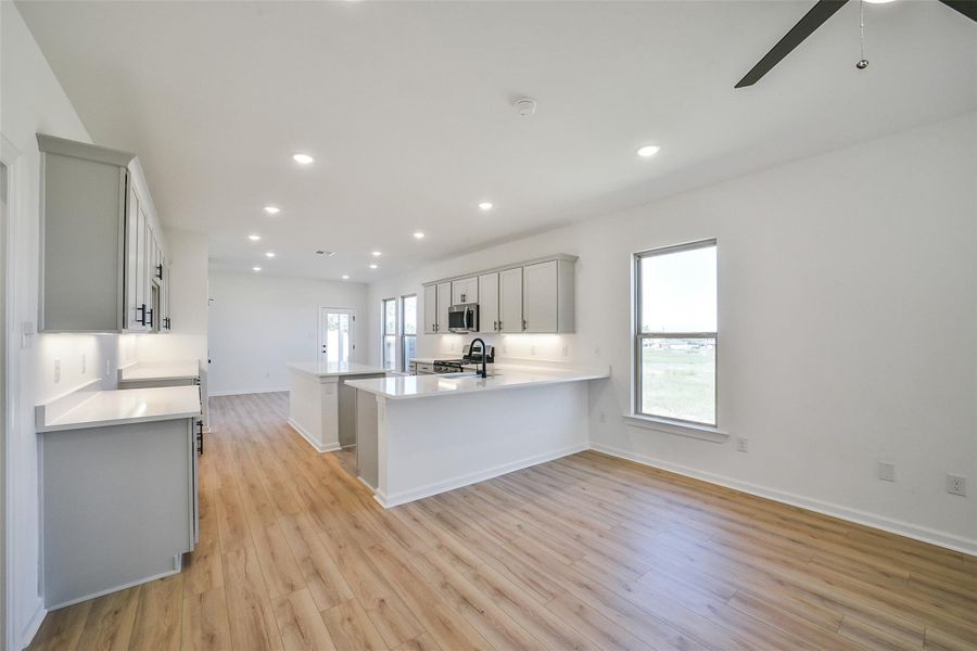 Spacious, unfurnished interior of a new home in Mostyn Springs, Magnolia (Image 15).