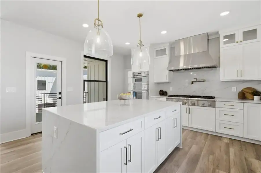 Furnished interior view inside a new home in , Roswell (Image 50).