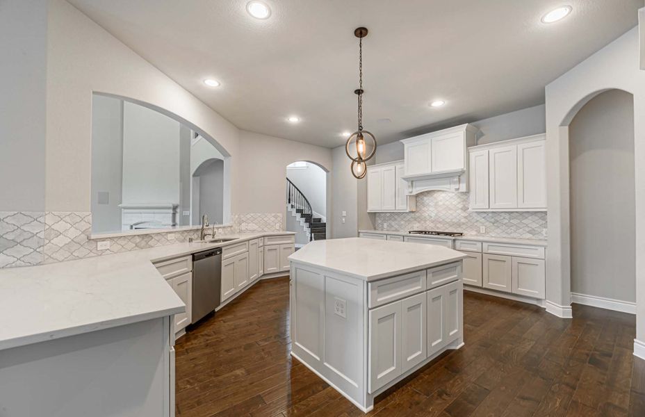 Representative furnished interior of a home built from the 4195 by Ravenna Homes in Artavia 70′, Conroe (Image 11). Representative furnished interior of a home built from the 4195 by Ravenna Homes in Artavia 70′, Conroe (Image 11).