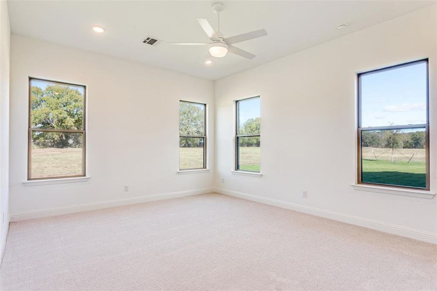 Spacious, unfurnished interior of a new home in Parker Ridge, Weatherford (Image 14).