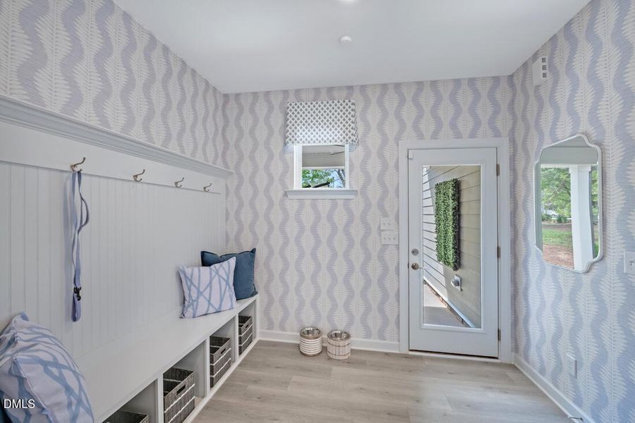 savannah-dressingroom-002