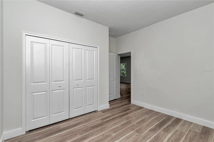 Spacious, unfurnished interior of a new home in , Dunnellon (Image 32).