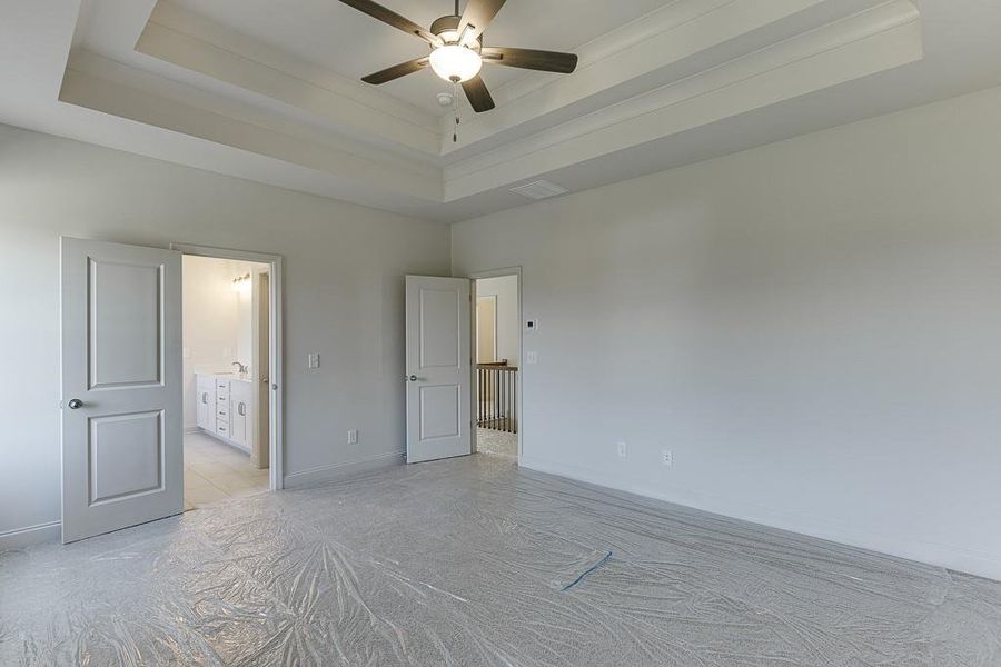 Spacious, unfurnished interior of a new home in , Jefferson (Image 32).