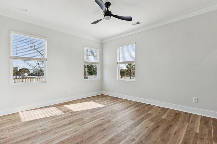 Spacious, unfurnished interior of a new home in , North Charleston (Image 25).