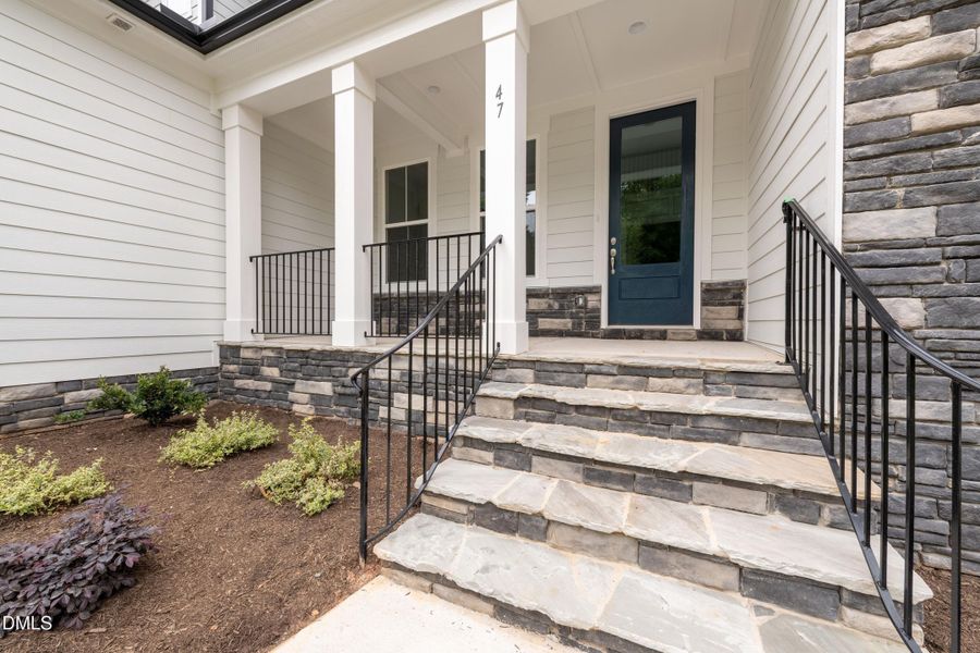 007_Front Porch 007_Front Porch