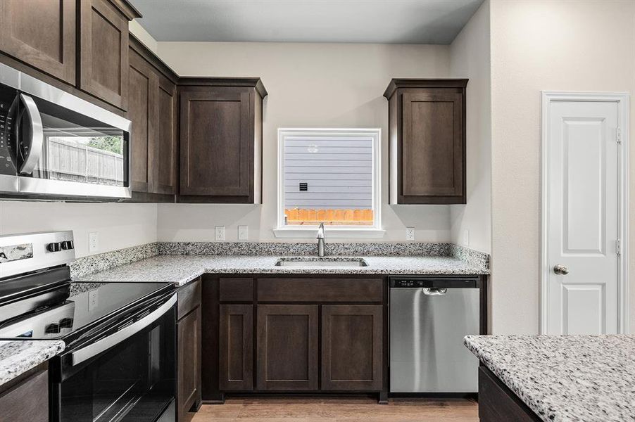 Furnished interior view inside a new home in College Park, Dallas (Image 5).